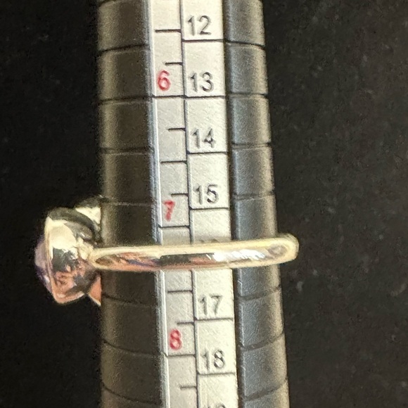 Beautiful Ring Size 7.25 - Picture 3 of 3